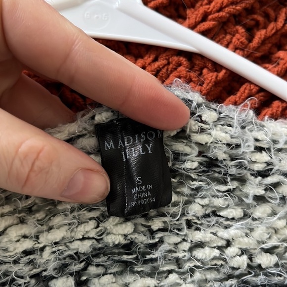Madison Lilly Chunky Knit Cardigan | Grey & White | Size S - Picture 10 of 10
